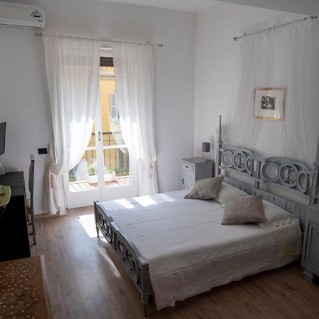Beautiful Floral Apartment On Navigli Milan Extérieur photo