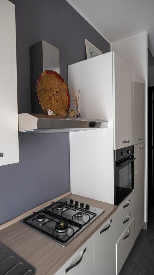 Beautiful Floral Apartment On Navigli Milan Extérieur photo